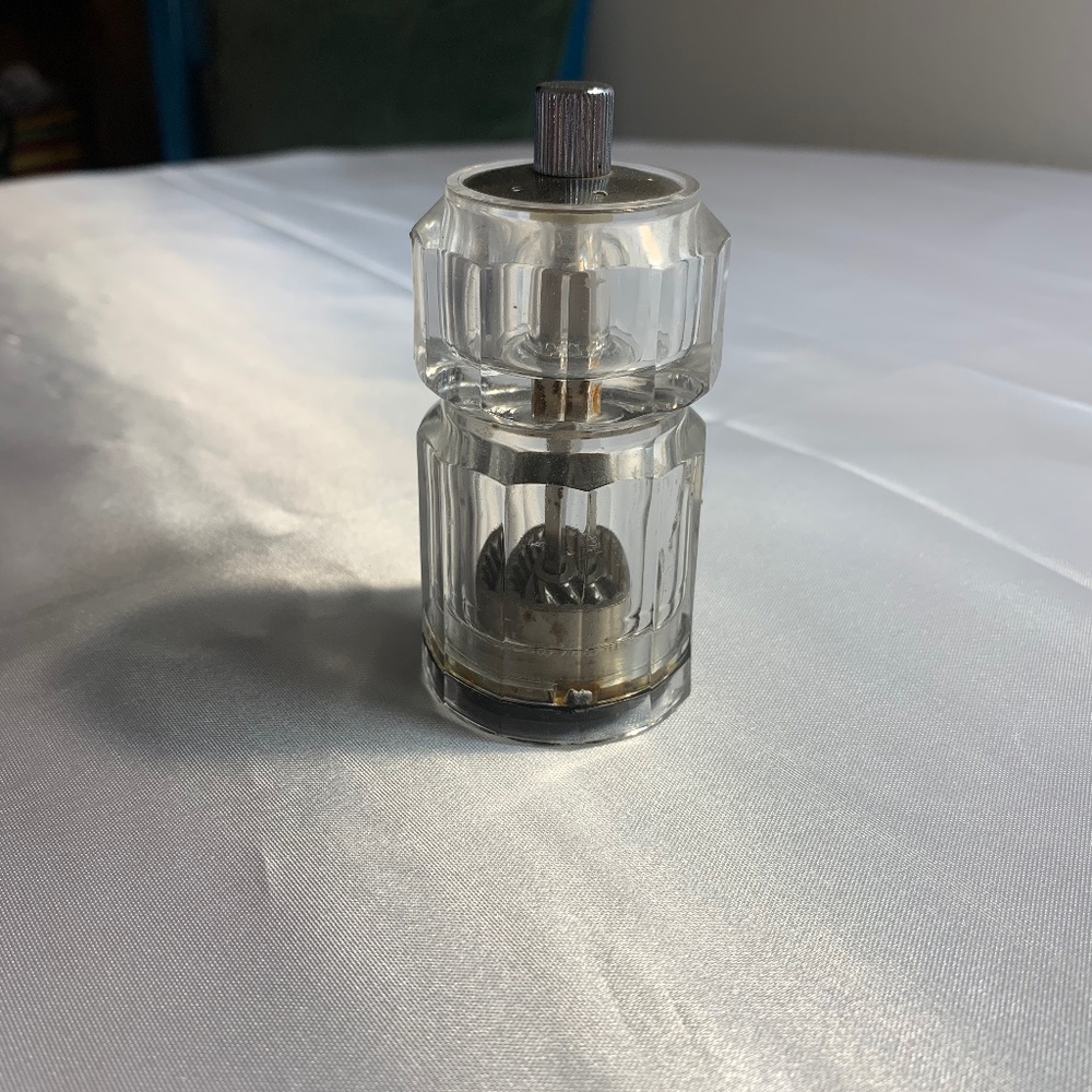 Vintage  Olde Thompson  combination salt-pepper grinder